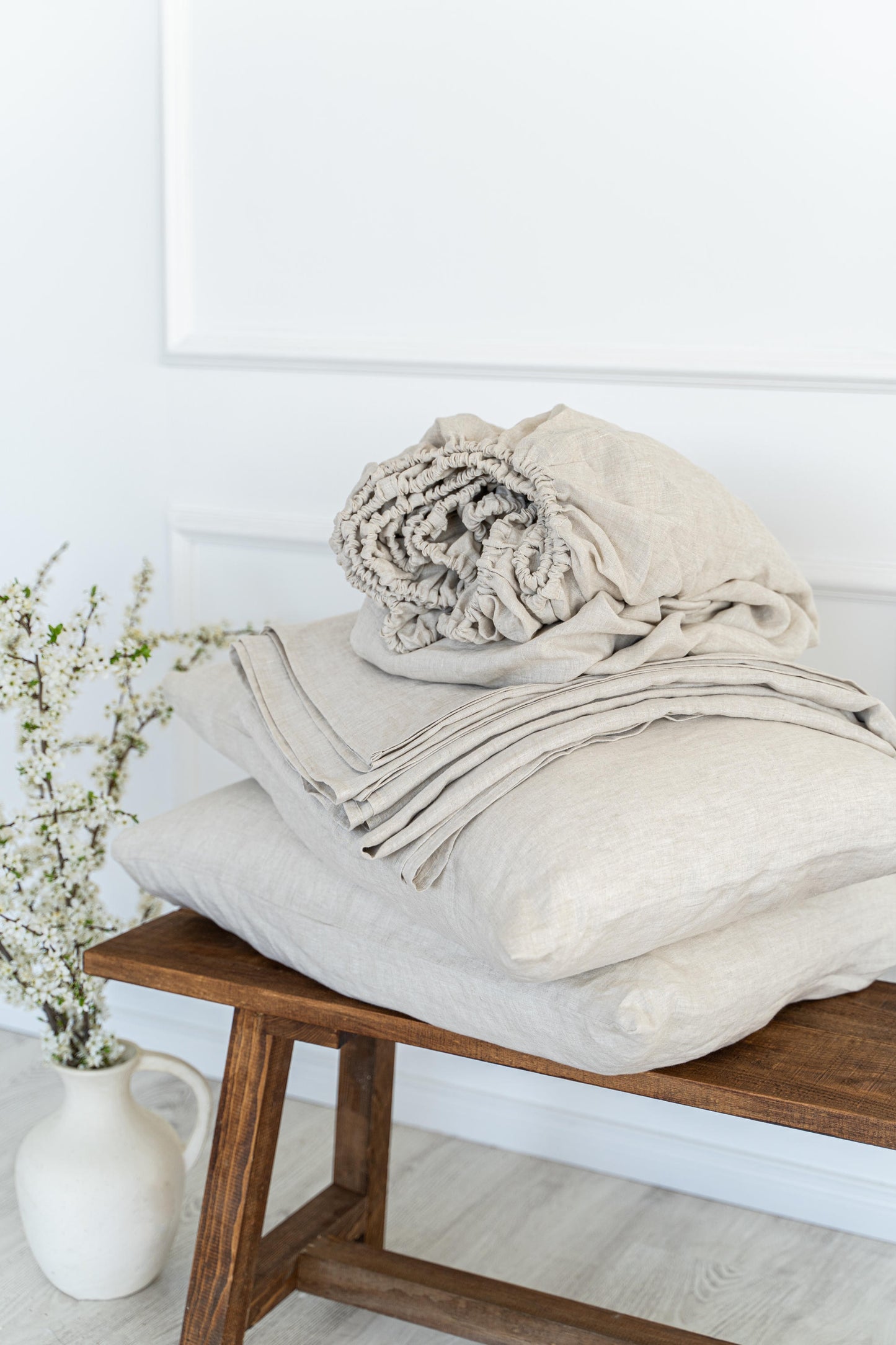 Linen sheet set in Natural Light color: linen fitted sheet, linen flat sheet and 2 linen pillowcases - Easy Linen Crafts