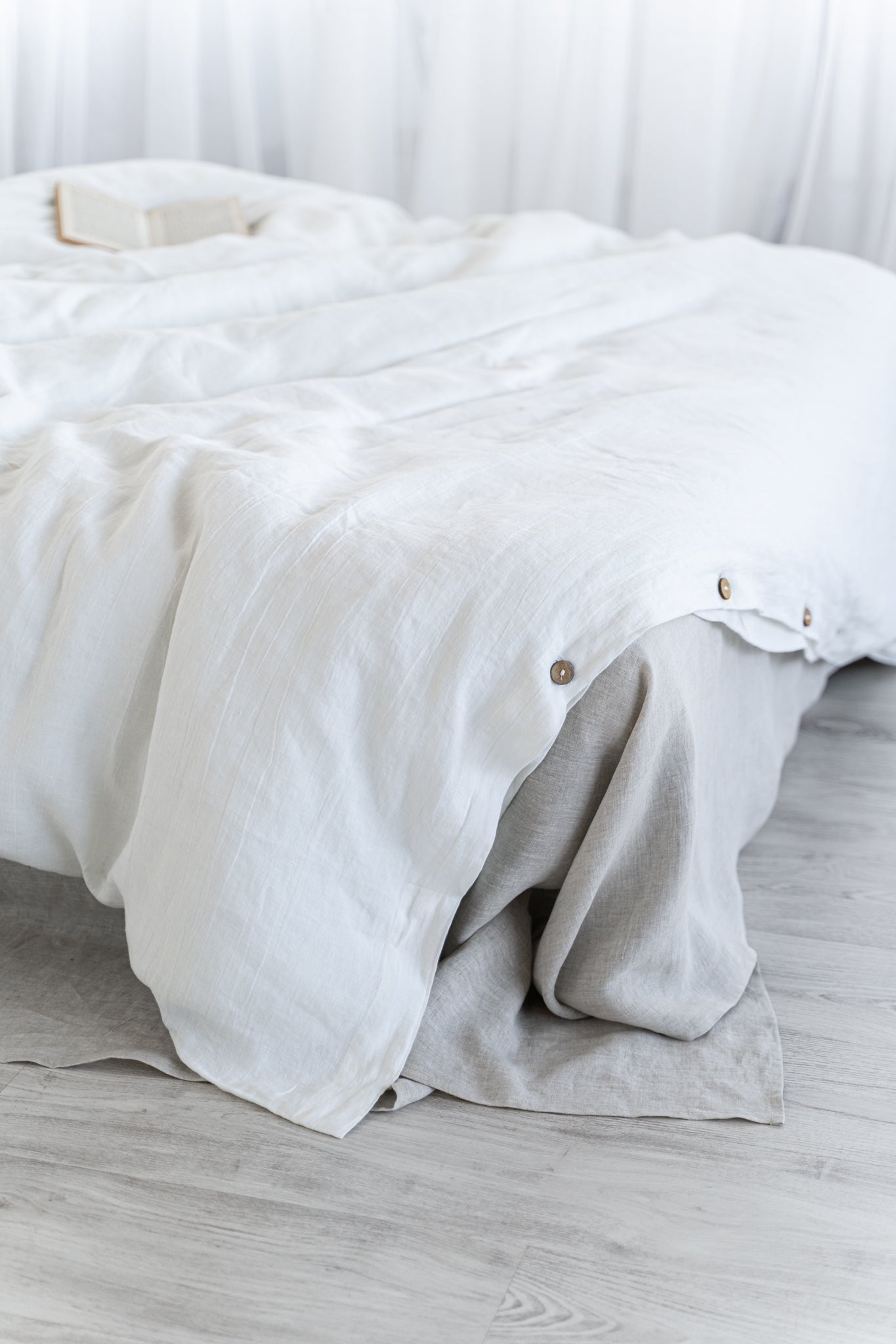 Linen Bedding Set: Duvet Cover + 2 Linen Pillowcases