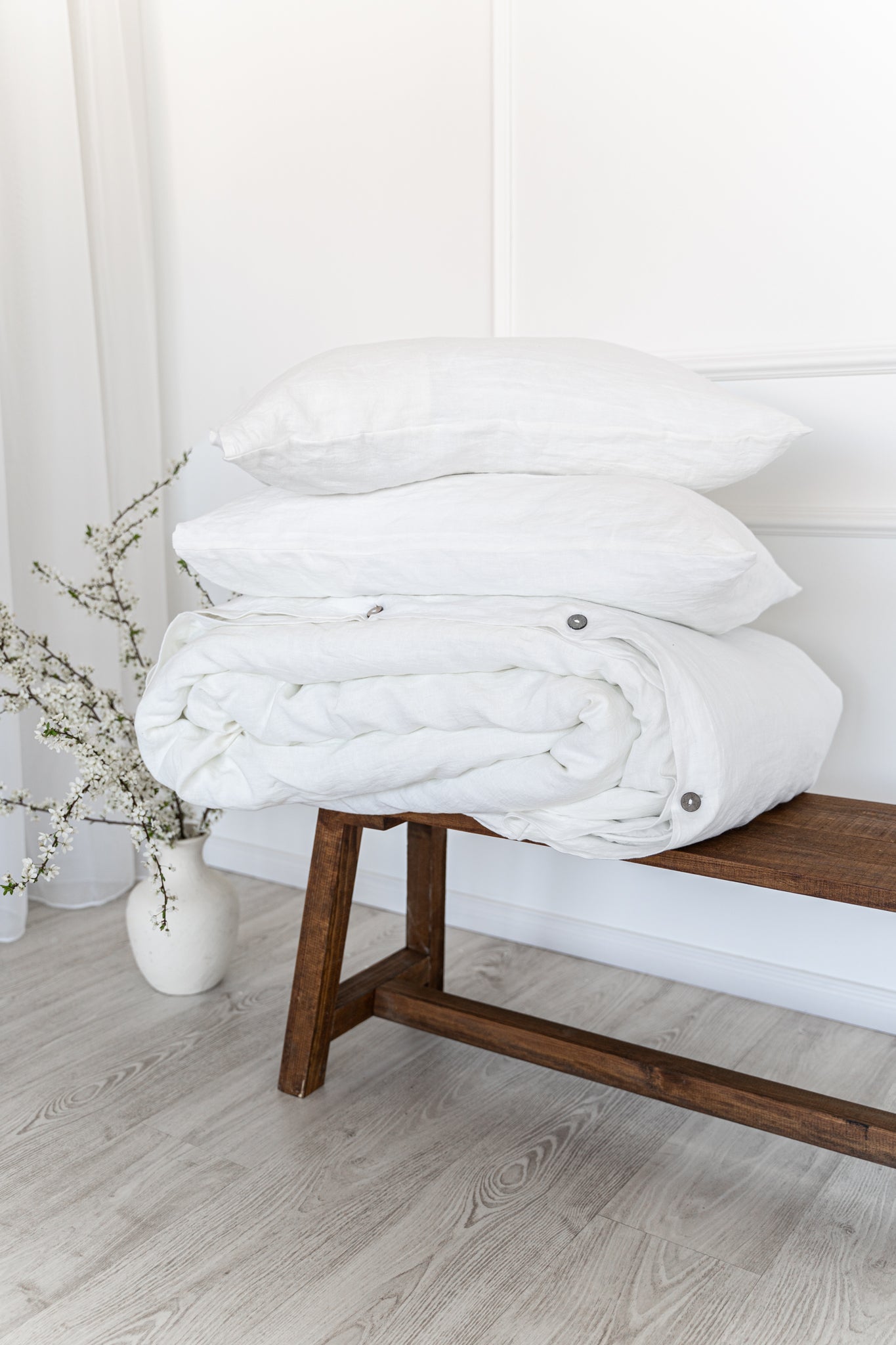 Linen Bedding Set: Duvet Cover + 2 Linen Pillowcases