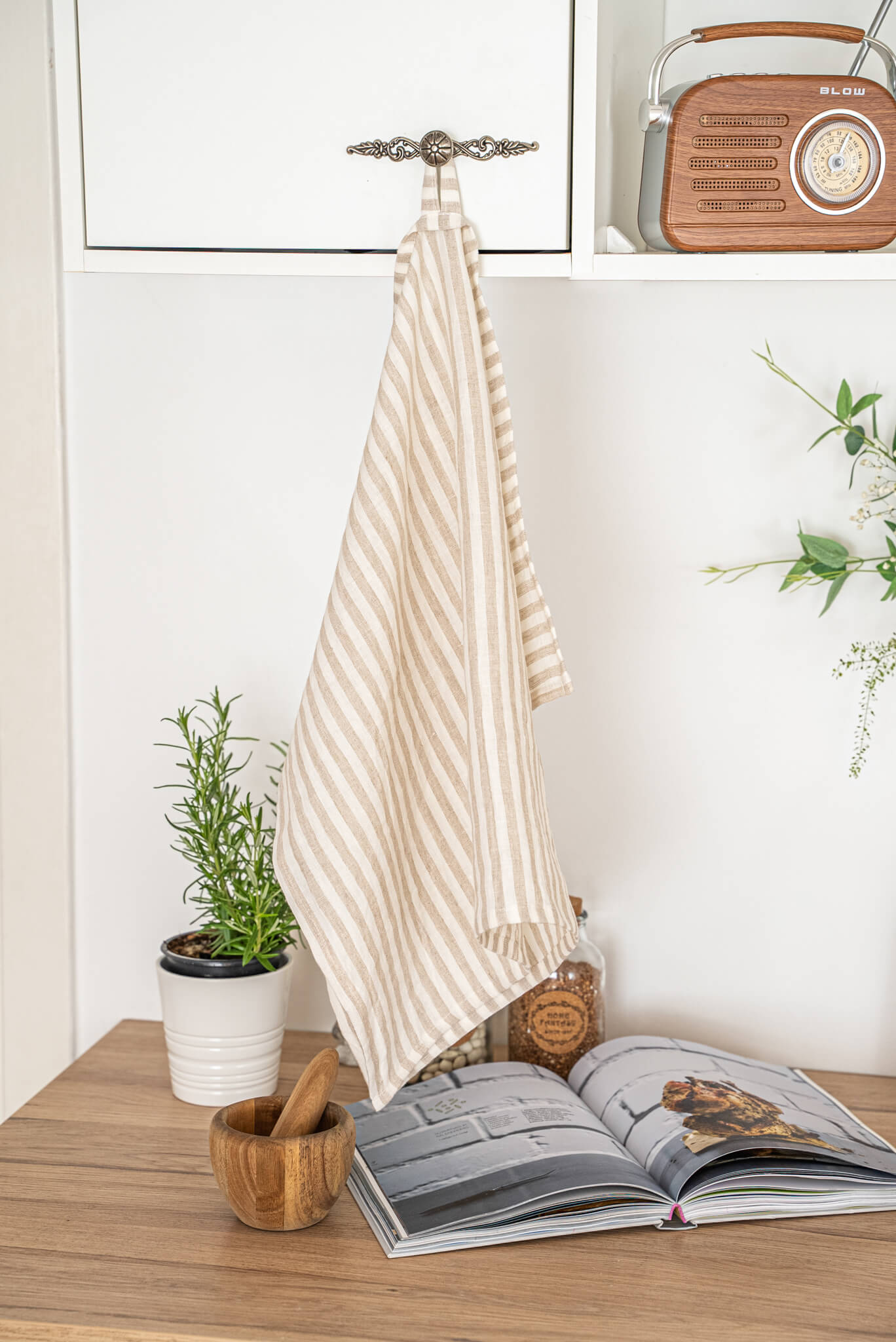 Linen tea towels set of 2 in Striped Natural color