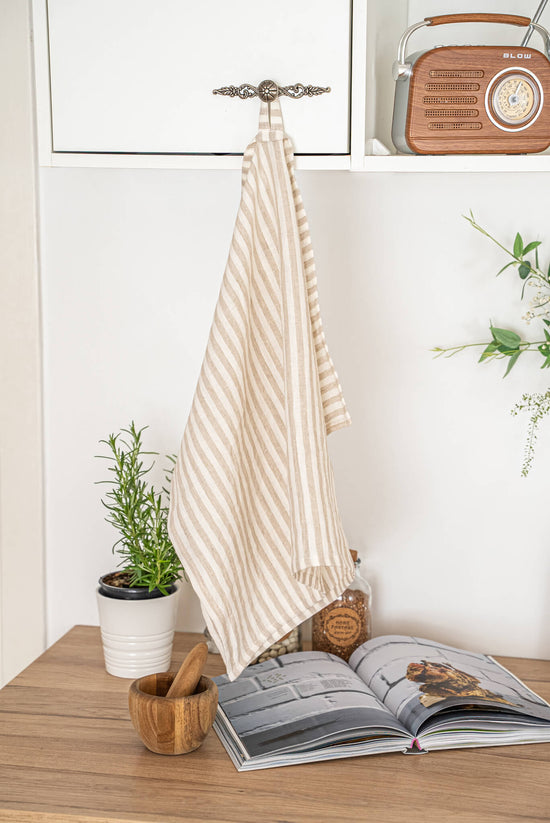 Linen tea towels set of 2 in Striped Natural color