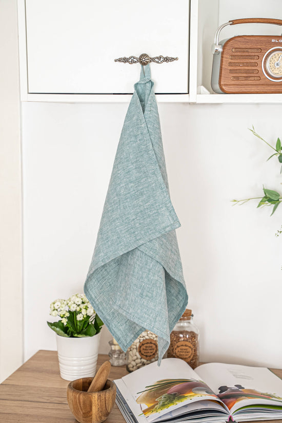 Set of 2 linen tea towels in Melange Green color