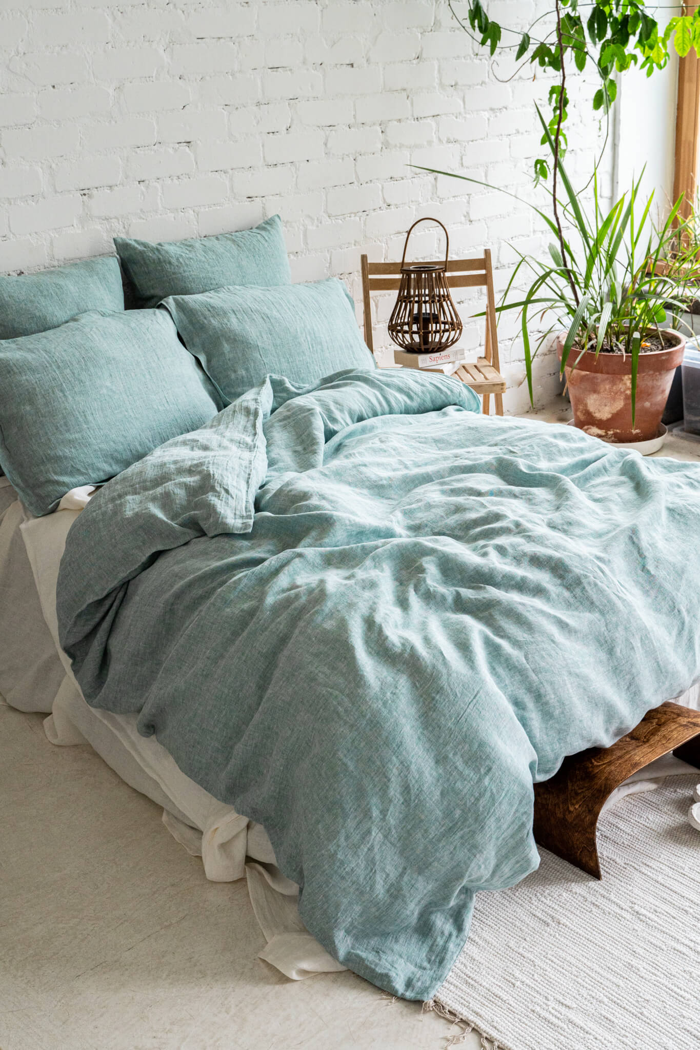 Linen bedding set in Melange Green: linen duvet cover + 2 linen pillowcases