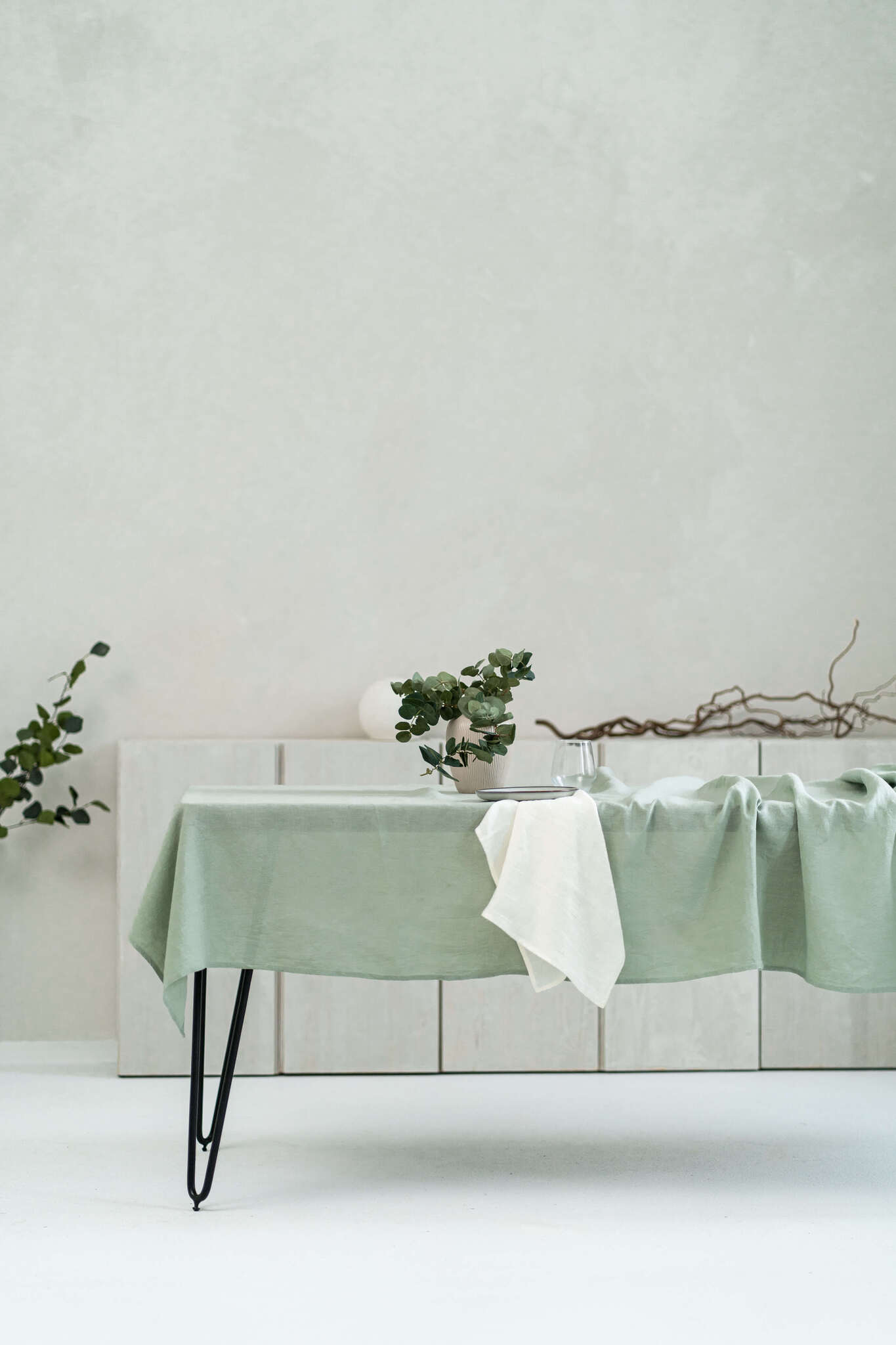 Linen tablecloth in Sage Green color - Easy Linen Crafts