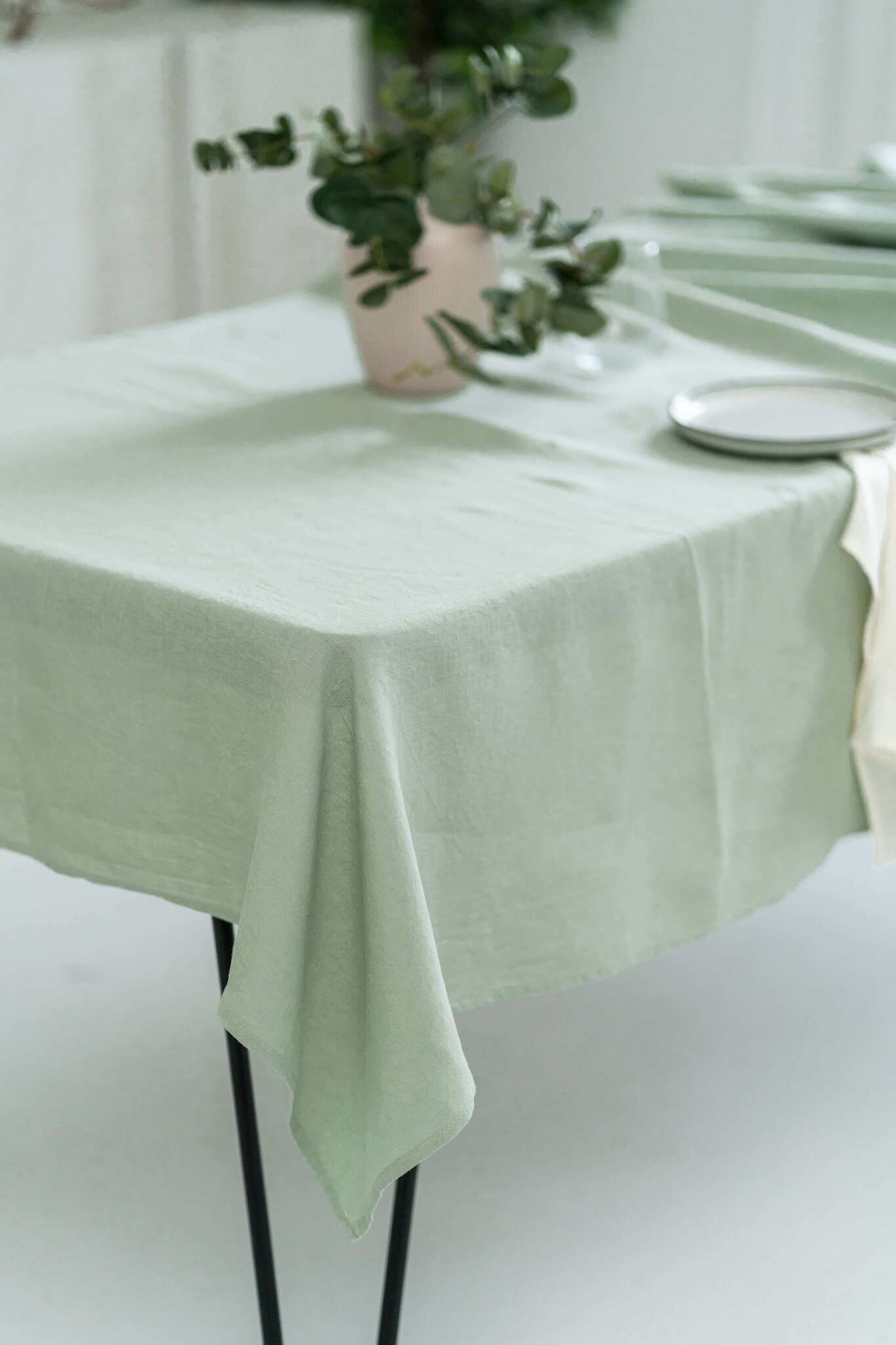 Linen tablecloth in Sage Green color - Easy Linen Crafts